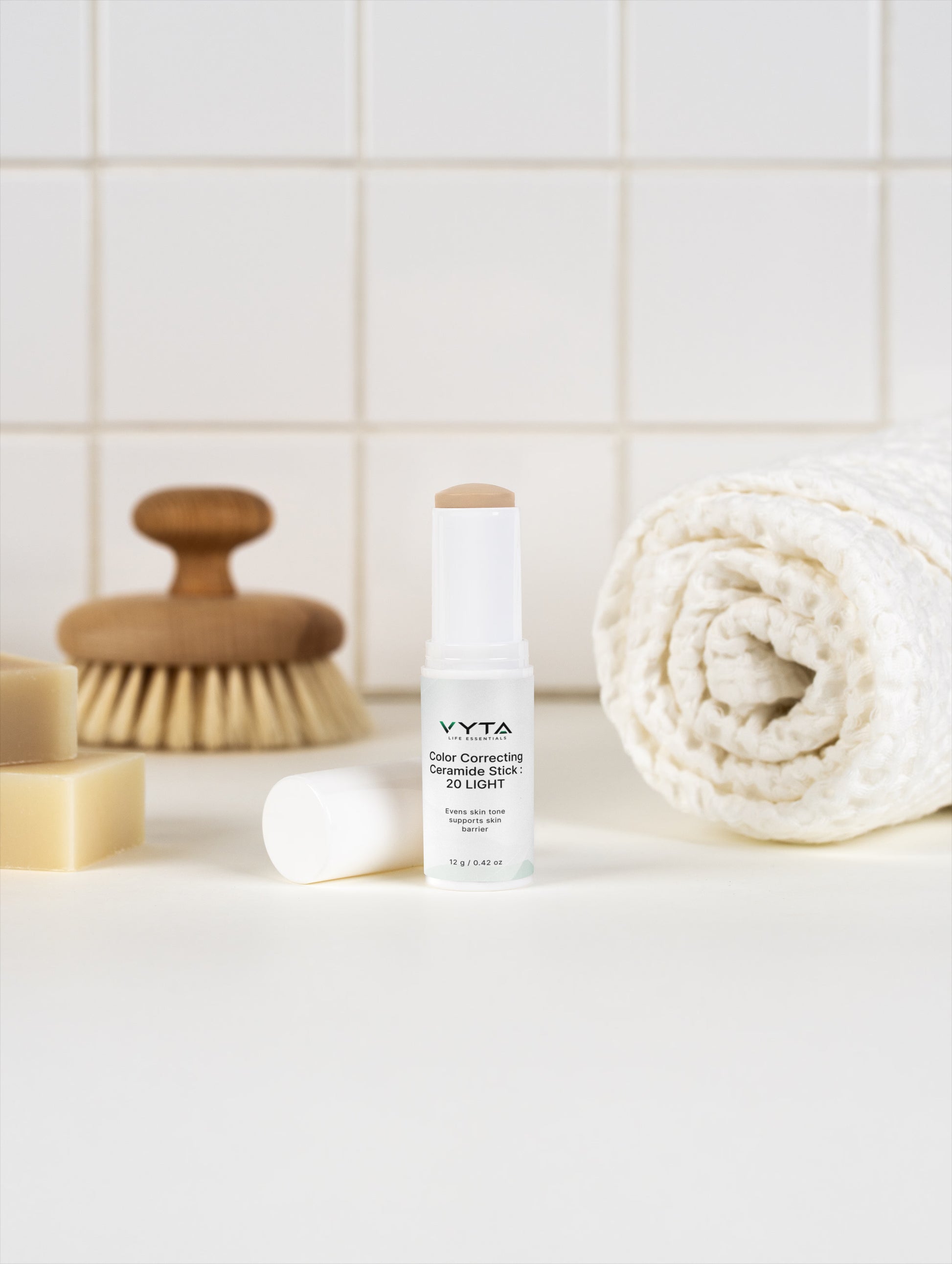 Color Correcting Ceramide Stick : 20 LIGHT
